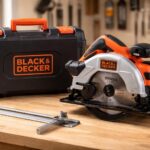 découvrez la scie circulaire black & decker cs1250lk, livrée avec un coffret pratique et un guide pour des coupes précises et sécurisées. parfaite pour vos projets de bricolage.