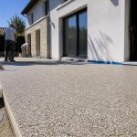 découvrez quel budget prévoir pour le prix au m² d'un béton désactivé dans votre projet de rénovation. conseils, tarifs et astuces pour bien planifier vos travaux.